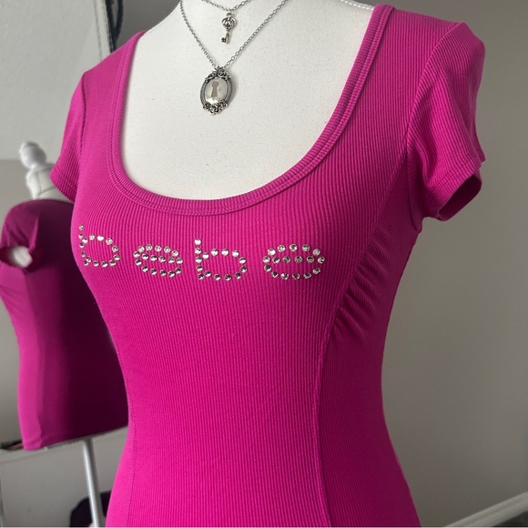 Y2K “Bebe” Magenta Pink Rhinestone Graphic Ribbed Short Sleeve Top - Picture 3 of 5